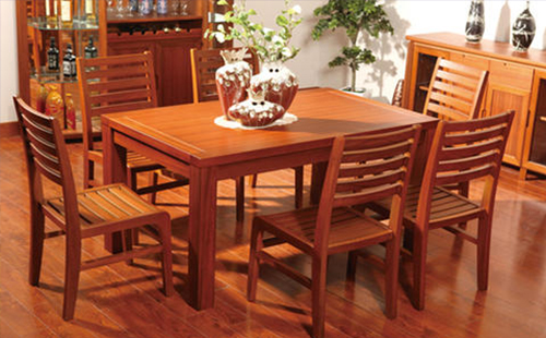 实木餐桌如何选择 什么形状比较好